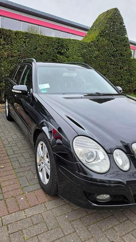 Gebraucht Mercedes E220 Elegance 170 PS (125 kW) 2007 Schwarz Kombi