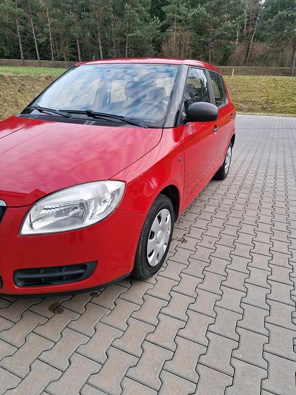Gebraucht Skoda Fabia 70 PS (51 kW) 2009 Rot Kleinwagen