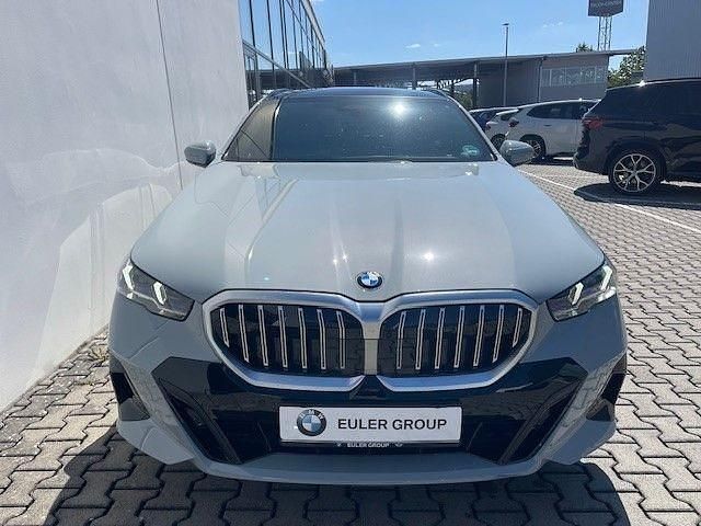 Gebraucht BMW 540 M Sport 286 PS (210 kW) 2024 Grau Kombi
