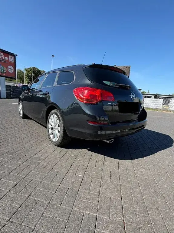 Gebraucht Opel Astra Sport 140 PS (102 kW) 2012 Kombi