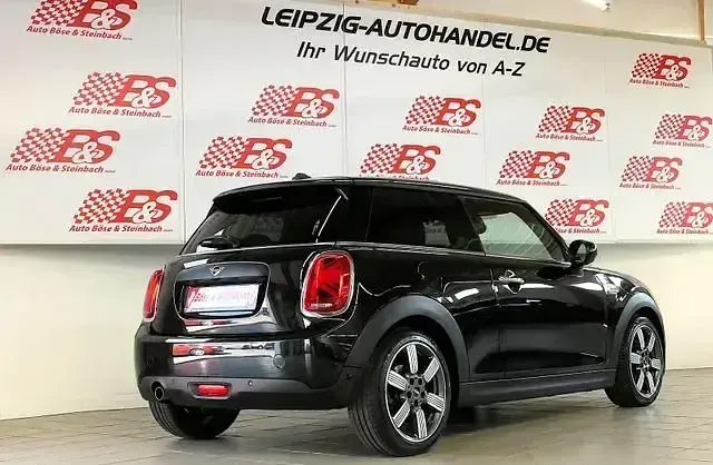 Occasion Mini ONE 102 PK (75 kW) 2020 Zwart Hatchback