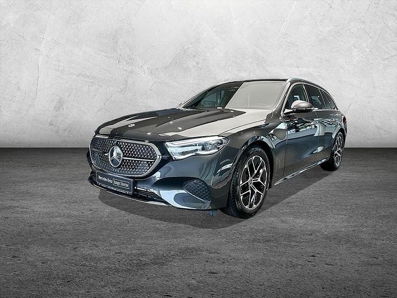 Gebraucht Mercedes E200 204 PS (150 kW) 2024 Grau Limousine