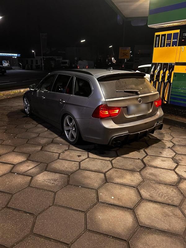 Gebraucht BMW 330 M Performance 245 PS (180 kW) 2011 Grau Kombi