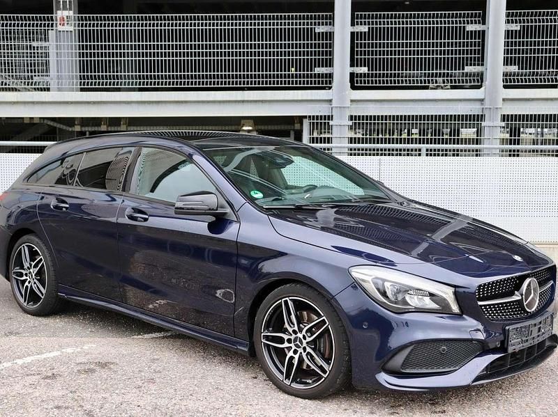 Cavansitblau metalliclack Gebraucht 2016 Mercedes CLA220 Limousine | 17.900 € (Fairer Preis) - Bild 1/4