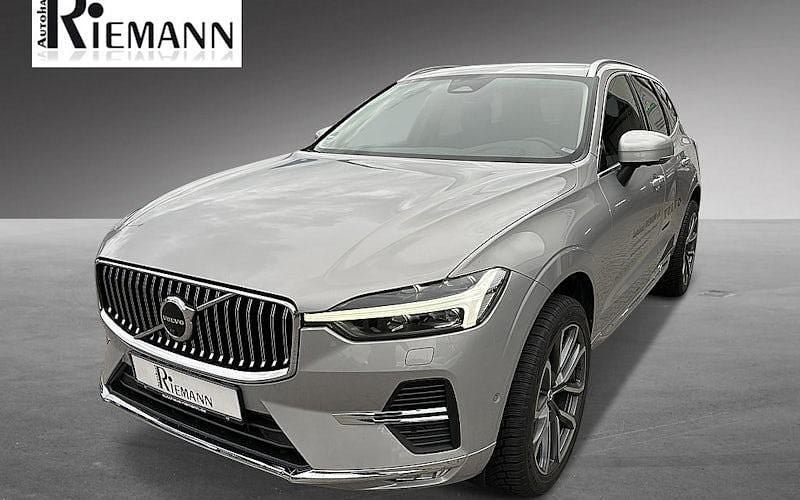 Silber Gebraucht 2024 Volvo XC60 Plus SUV | 40.995 € (Superpreis) - Bild 1/4