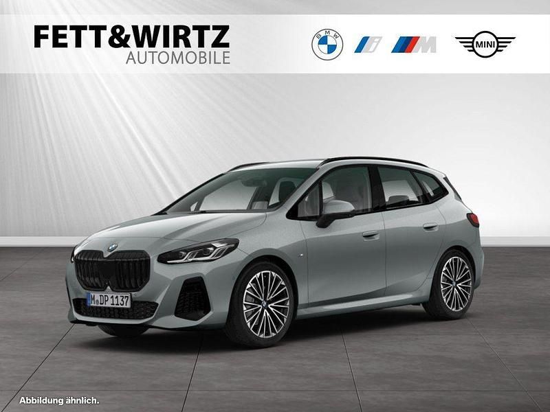 Skyscraper grau Gebraucht 2024 BMW 220 Active Tourer M Sport Van / Kleinbus | 29.873 € (Guter Preis) - Bild 1/3