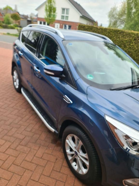 Gebraucht Ford Kuga Titanium 150 PS (110 kW) 2018 Blau SUV