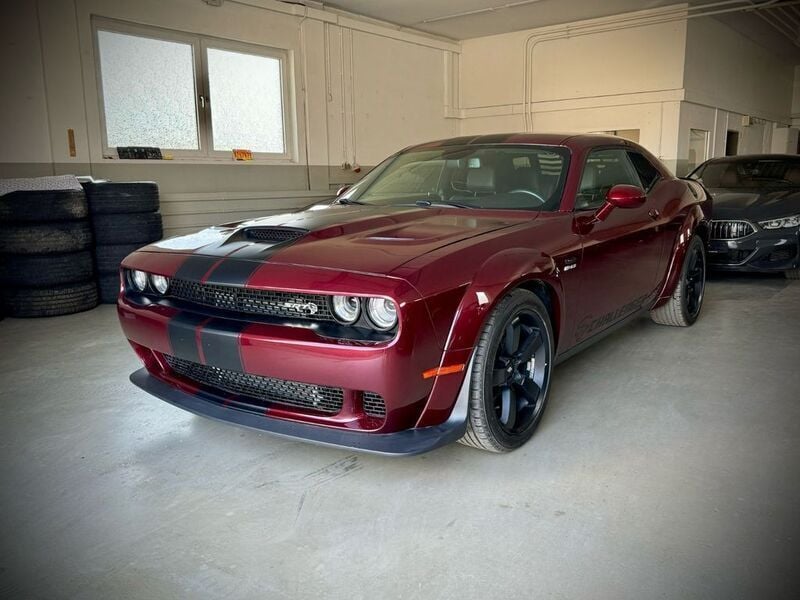 Rot Gebraucht 2018 Dodge Challenger Coupé | 32.991 € (Fairer Preis) - Bild 1/4