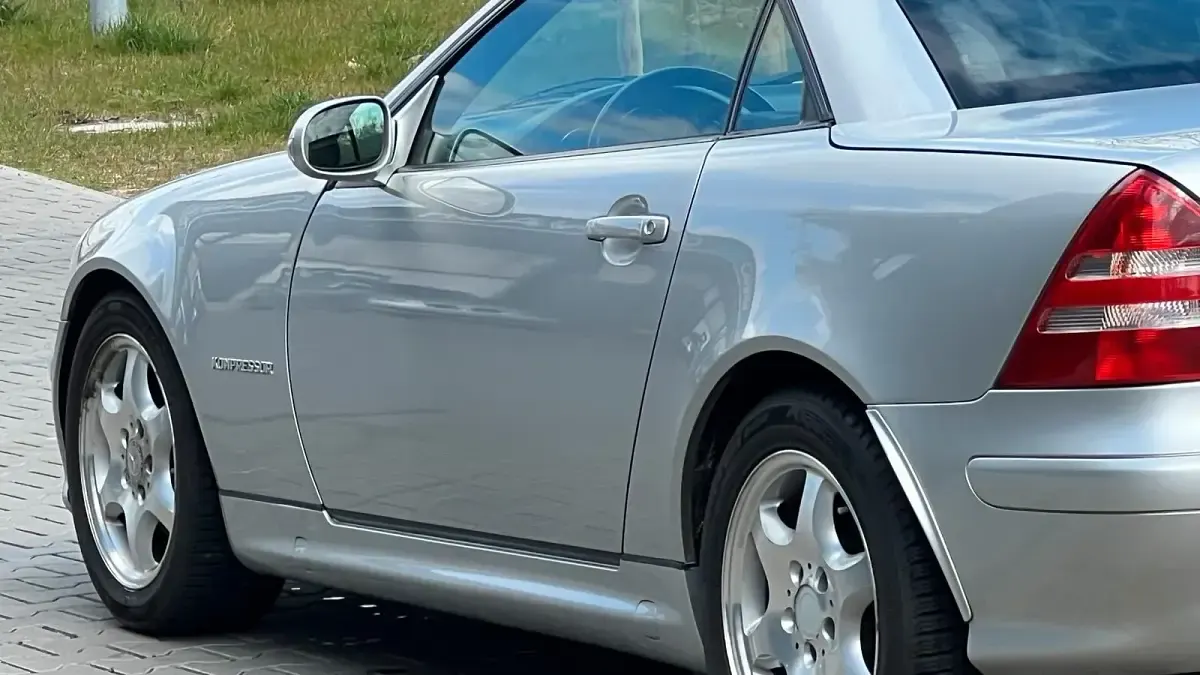 Gebraucht Mercedes SLK230 197 PS (144 kW) 2002 Silber Cabrio