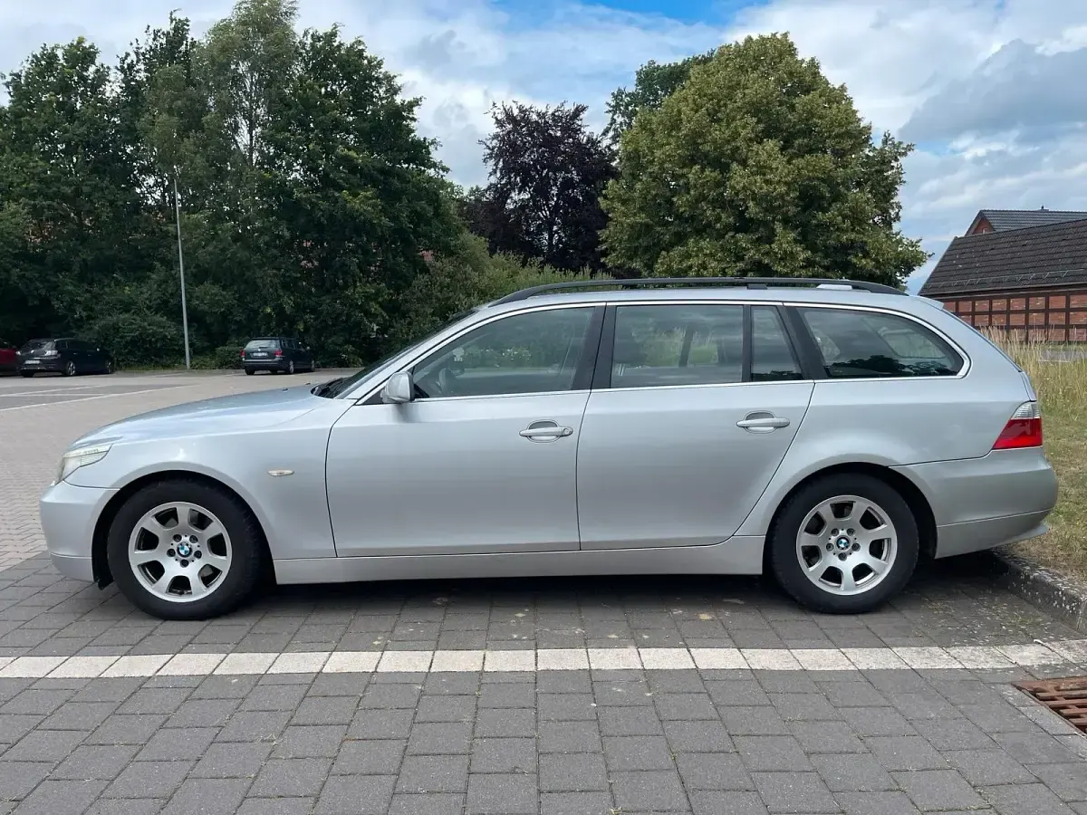 Gebraucht BMW 525 177 PS (130 kW) 2006 Silber Kombi