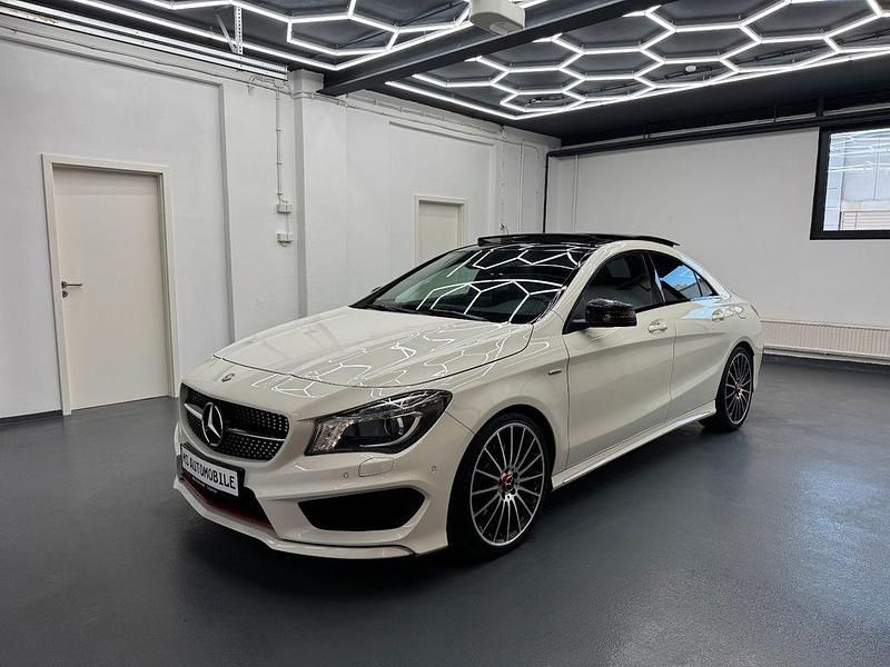 Calcitweiss/zirrusweiss Gebraucht 2016 Mercedes CLA250 AMG line Limousine | 20.490 € (Guter Preis) - Bild 1/4