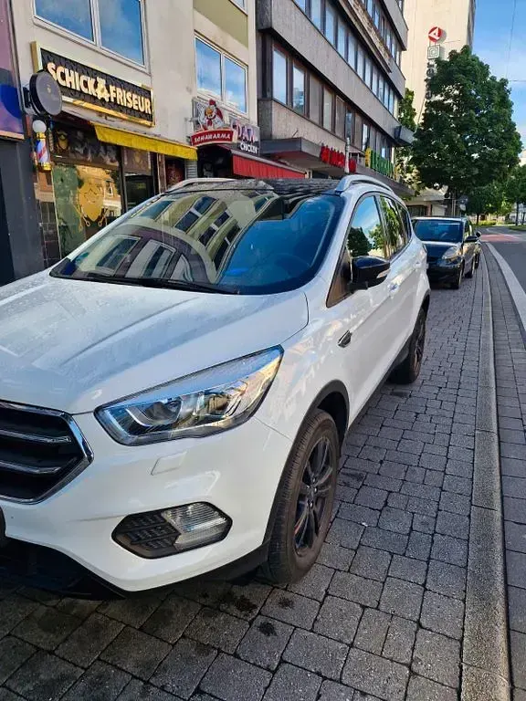 Usado Ford Kuga Cool & Connect 150 HP (110 kW) 2019 Branco SUV
