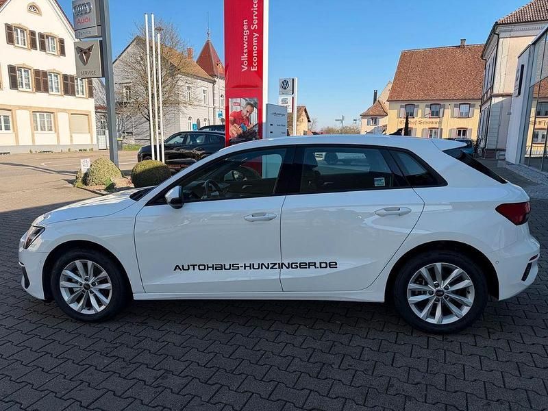 Gebraucht Audi A3 150 PS (110 kW) 2024 Weiß Limousine