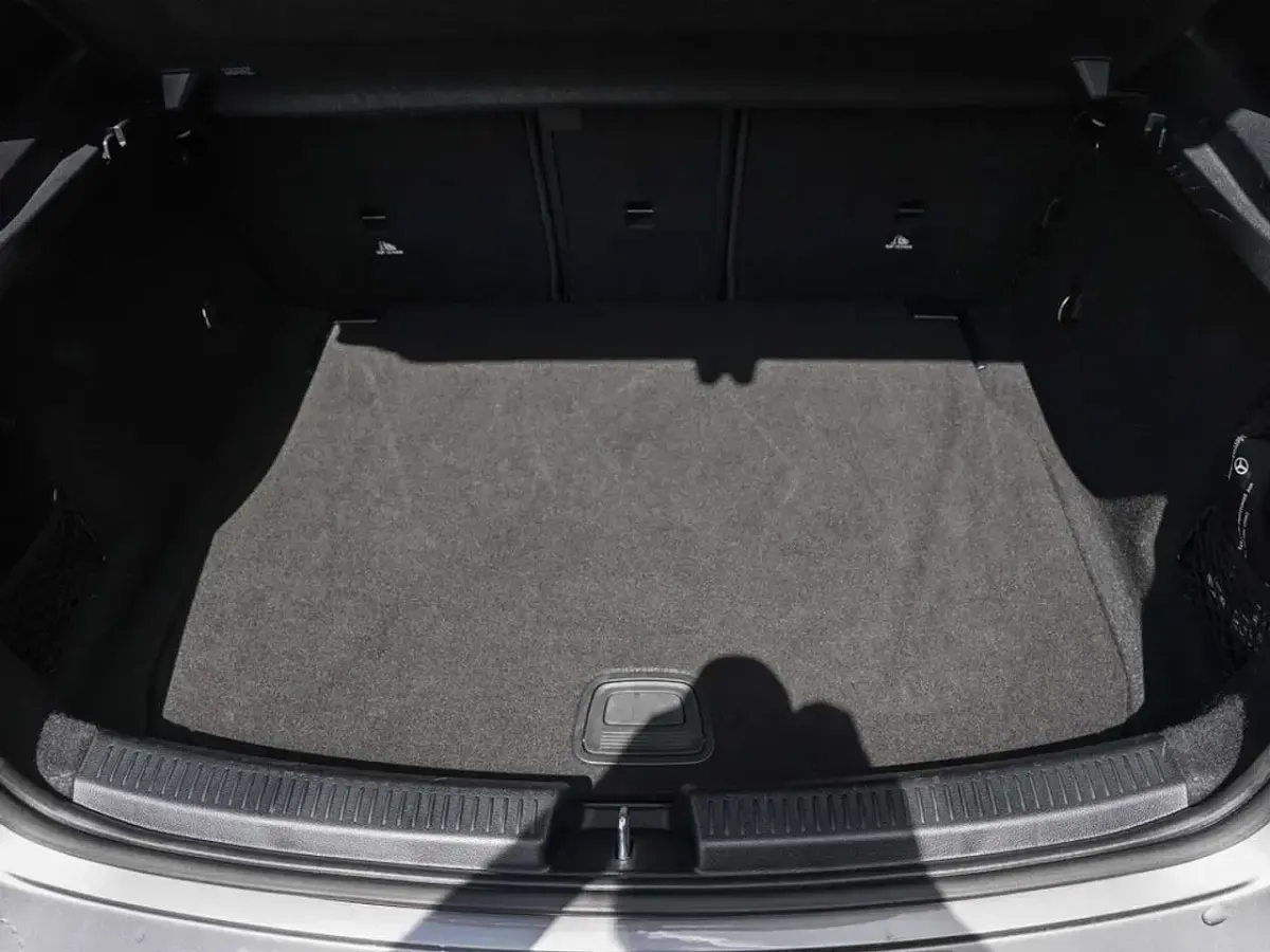 Gebraucht Mercedes A200 Advanced 163 PS (119 kW) 2025 Grau Limousine