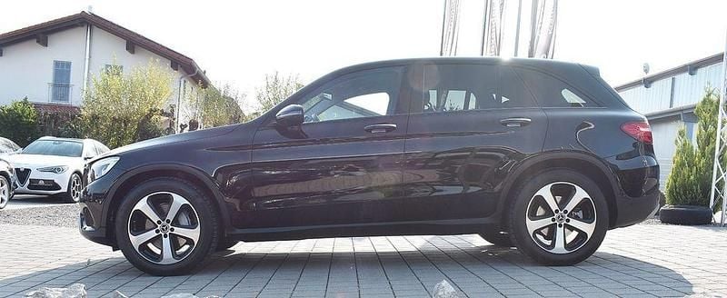Schwarz Gebraucht 2018 Mercedes GLC350 SUV | 26.800 € (Guter Preis) - Bild 1/4