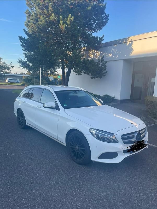 Weiß Gebraucht 2015 Mercedes C220 Kombi | 12.500 € (Guter Preis) - Bild 1/4
