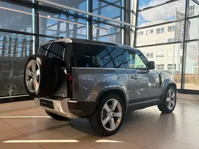 Gebraucht Land Rover Defender SE 200 PS (147 kW) 2024 Eiger grey (metallic) SUV