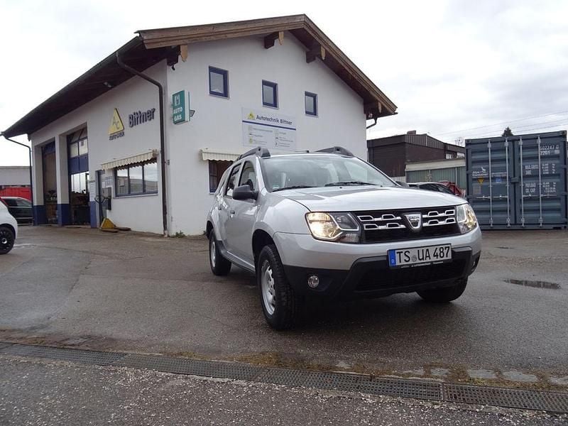 Gebraucht Dacia Duster Ambiance 114 PS (83 kW) 2016 Platingrau SUV