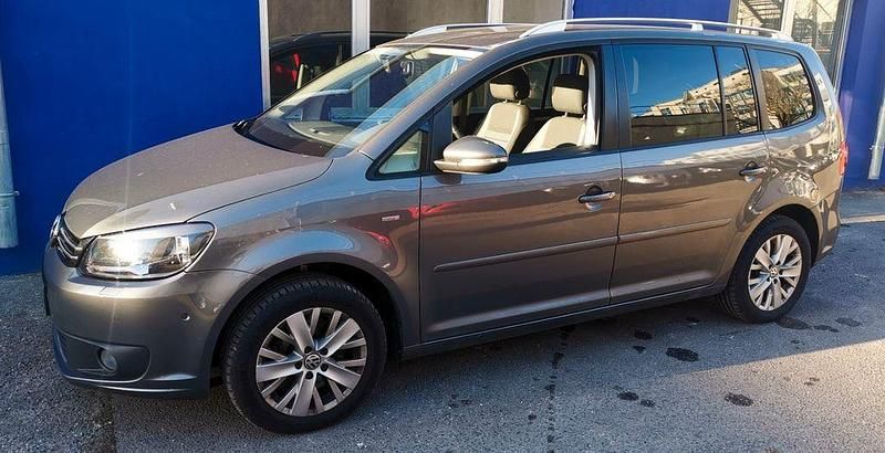 Grau Gebraucht 2014 VW Touran Van / Kleinbus | 5.999 € (Superpreis) - Bild 1/4