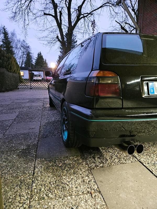 Gebraucht VW Golf III GTI 116 PS (85 kW) 1997 Schwarz Kleinwagen