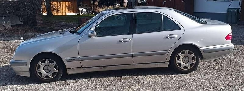Gebraucht Mercedes E200 Classic 136 PS (100 kW) 1999 Limousine