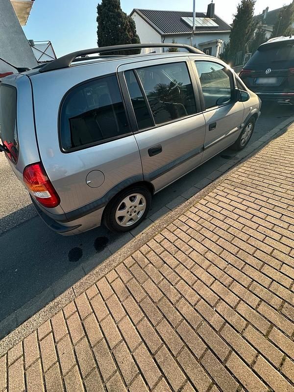 Gebraucht Opel Zafira 125 PS (91 kW) 2001 Grau Van / Kleinbus