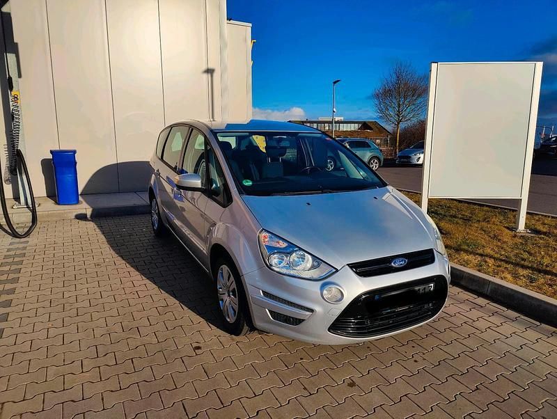 Gebraucht Ford S-MAX S 140 PS (102 kW) 2013 Silber Van / Kleinbus