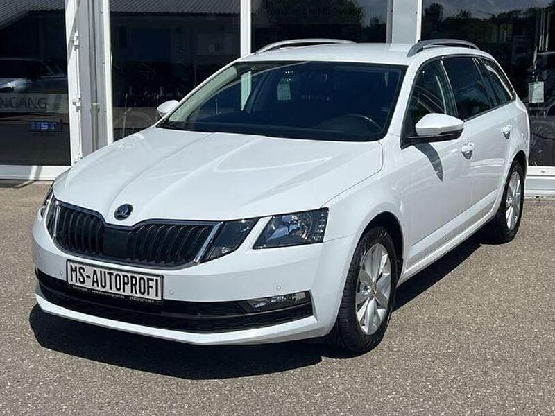 Weiß Gebraucht 2020 Skoda Octavia Ambition Limousine | 18.490 € (Guter Preis) - Bild 1/4