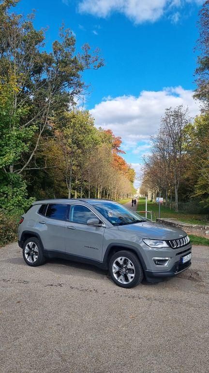 Grau Gebraucht 2019 Jeep Compass Trailhawk SUV | 16.690 € (Fairer Preis) - Bild 1/4