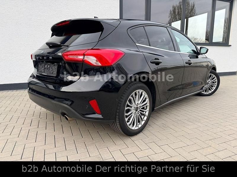 Gebraucht Ford Focus 120 PS (88 kW) 2021 Schwarz Limousine