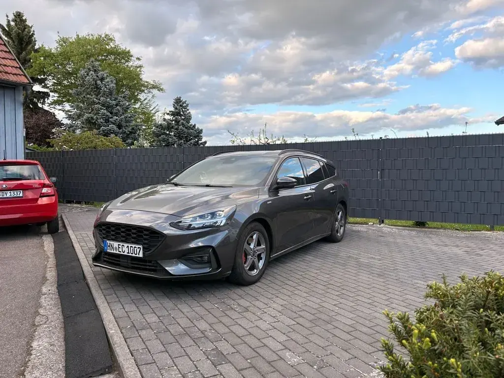Gebraucht Ford Focus ST-Line 182 PS (133 kW) 2019 Grau Limousine