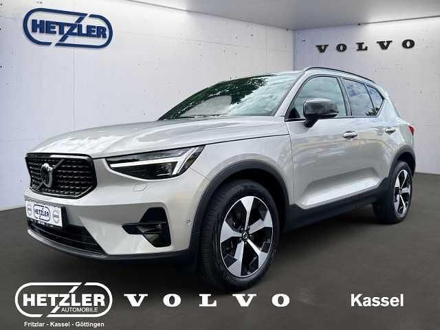 Silver dawn / metallic Gebraucht 2024 Volvo XC40 Plus SUV | 37.900 € (Etwas zu teuer) - Bild 1/4