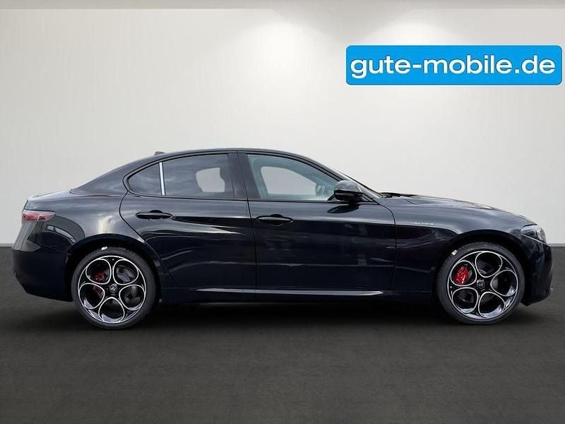 Neu Alfa Romeo Giulia Veloce 280 PS (205 kW) 2026 Colore esterno (nero vulcano, Limousine