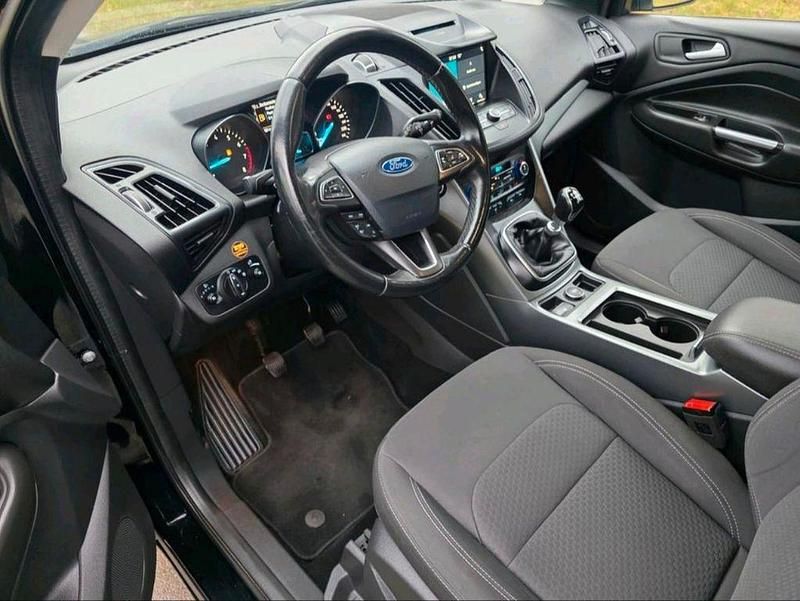 Gebraucht Ford Kuga Trend 150 PS (110 kW) 2018 Schwarz SUV