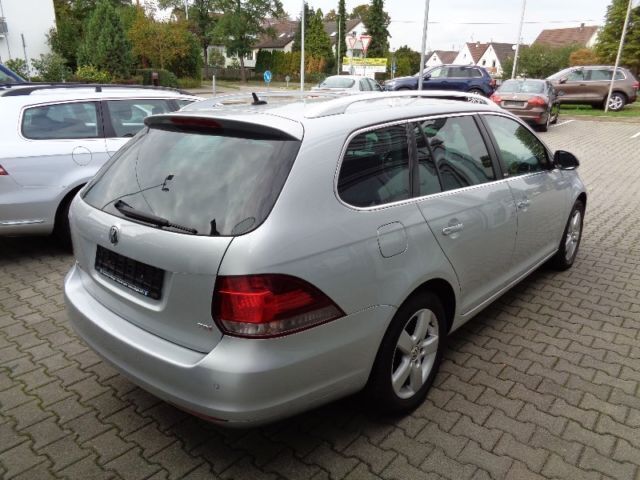 Gebraucht VW Golf VI Style 105 PS (77 kW) 2012 Silber metallic Kleinwagen