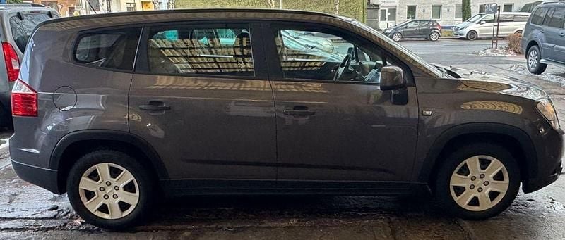 Gebraucht Chevrolet Orlando LS 141 PS (103 kW) 2011 Grau Van / Kleinbus