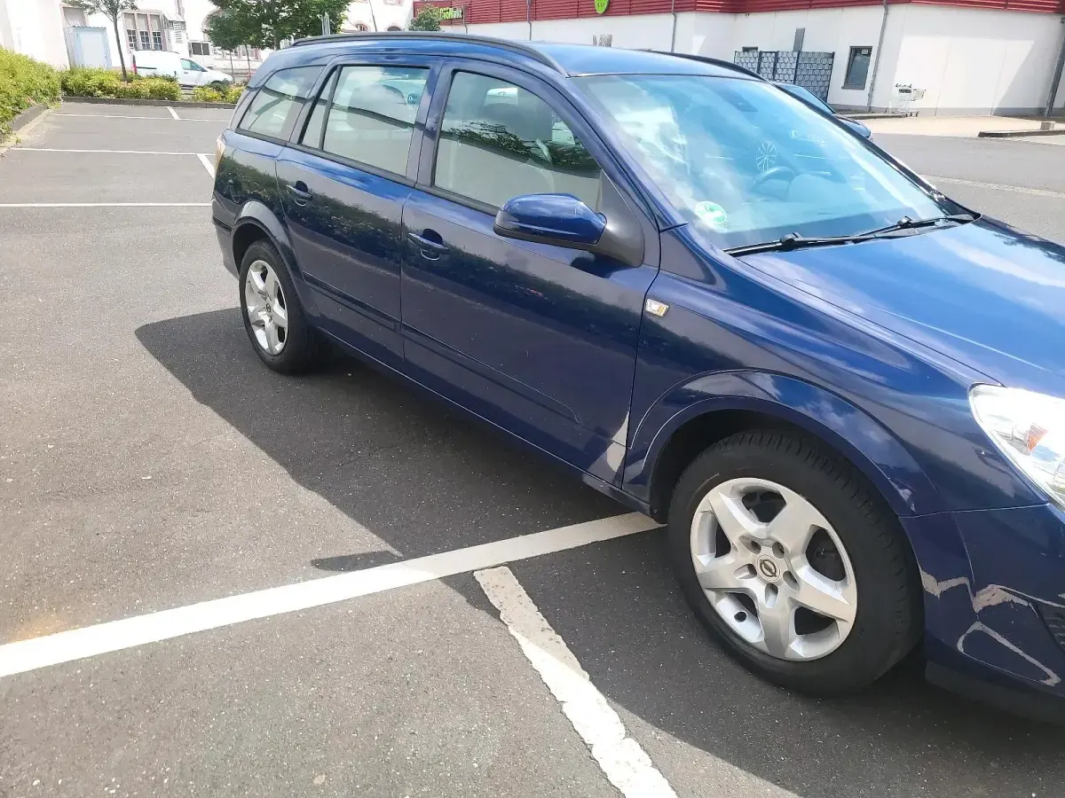 Gebraucht Opel Astra 90 PS (66 kW) 2008 Blau Kombi