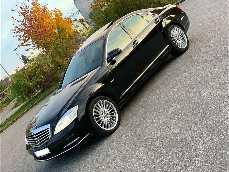 Gebraucht Mercedes S350 258 PS (189 kW) 2011 Schwarz Limousine