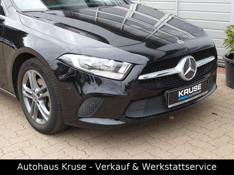 Gebraucht Mercedes A200 Business 163 PS (119 kW) 2018 Schwarz Limousine