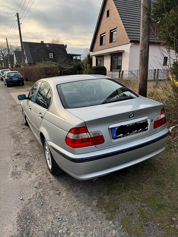 Gebraucht BMW 316 115 PS (84 kW) 2004 Silber Limousine
