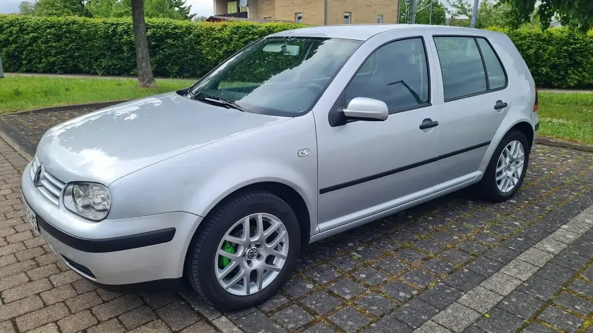 Gebraucht VW Golf IV 105 PS (77 kW) 2001 Silber Limousine