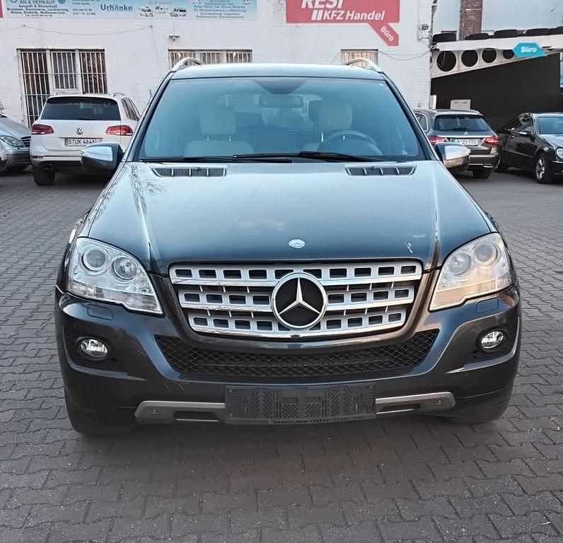 Gebraucht Mercedes ML350 224 PS (164 kW) 2010 Grau SUV