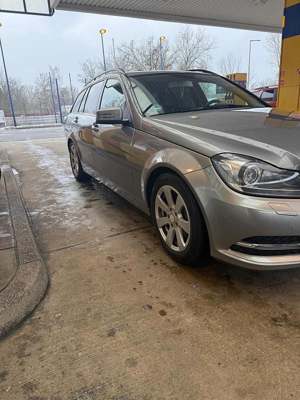 Second-hand Mercedes C180 156 CP (114 kW) 2014 Gri Break