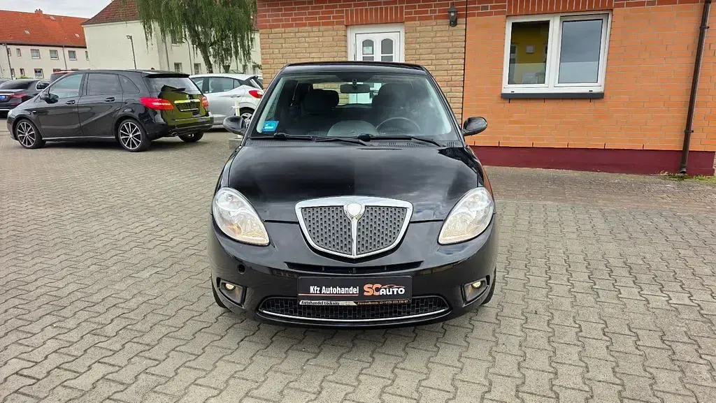 Gebraucht Lancia Ypsilon 77 PS (56 kW) 2007 Schwarz Kleinwagen