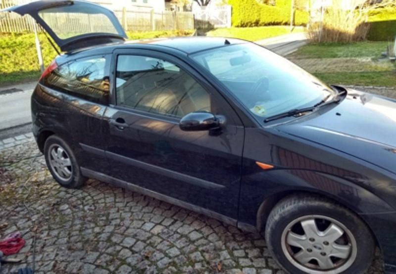 Gebraucht Ford Focus Trend 116 PS (85 kW) 2002 Schwarz Limousine