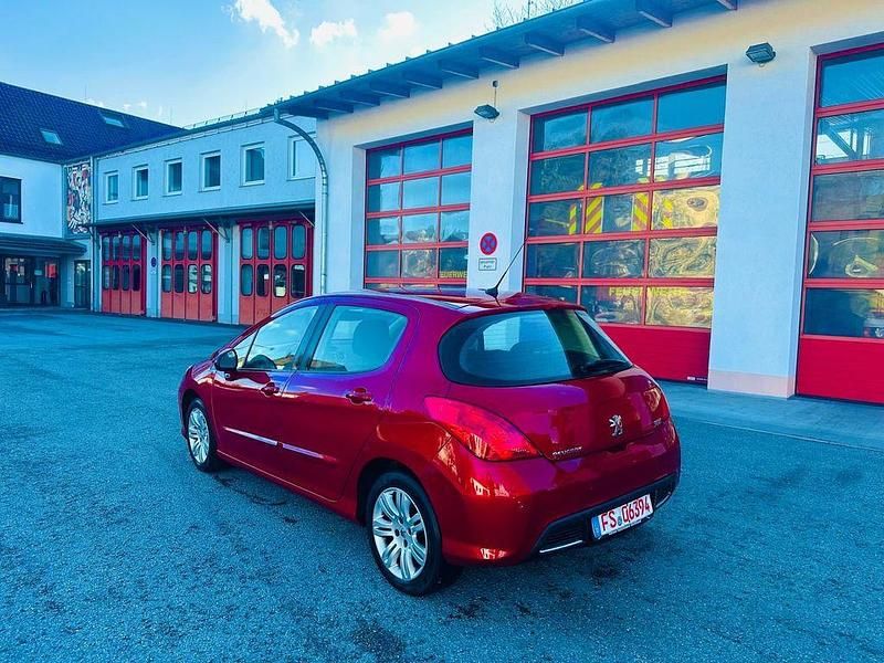 Gebraucht Peugeot 308 Premium 120 PS (88 kW) 2010 Schwarz Limousine