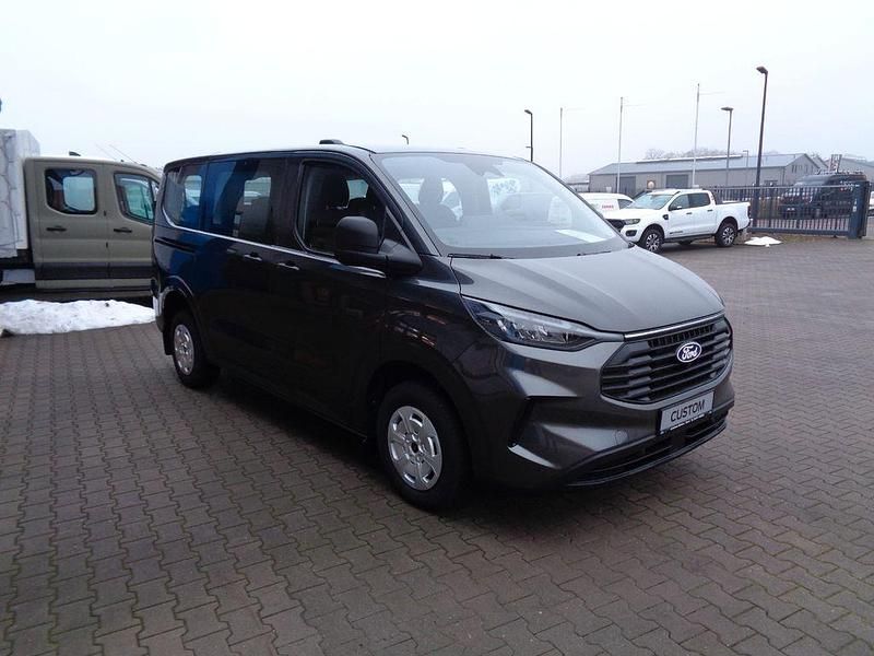 Neu Ford Transit Custom 136 PS (100 kW) 2026 Grau Kombi