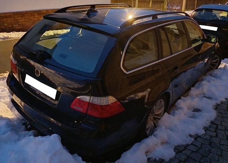 Gebraucht BMW 530 235 PS (172 kW) 2008 Blau Kombi