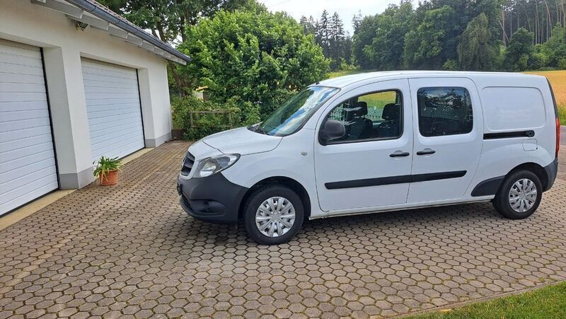 Artikweiss Gebraucht 2015 Mercedes Citan 111 Van / Kleinbus | 9.999 € (Guter Preis) - Bild 1/4