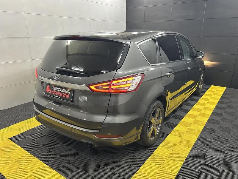 Gebraucht Ford S-MAX Titanium 240 PS (176 kW) 2018 Grau Van / Kleinbus